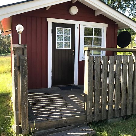 Bjoersjoeas Vildmark - Small Camping Cabin Close To Nature Olofstorp Ngoại thất bức ảnh